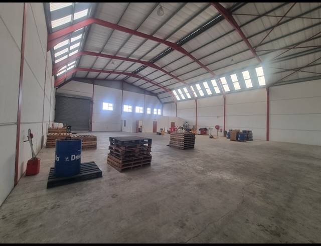 500M² WAREHOUSE TO LET IN PHILIPPI
